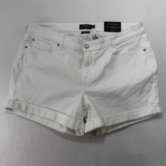 torrid Pants - NWT Torrid 18 Women's Mid Rise Mid Short Vintage Stretch